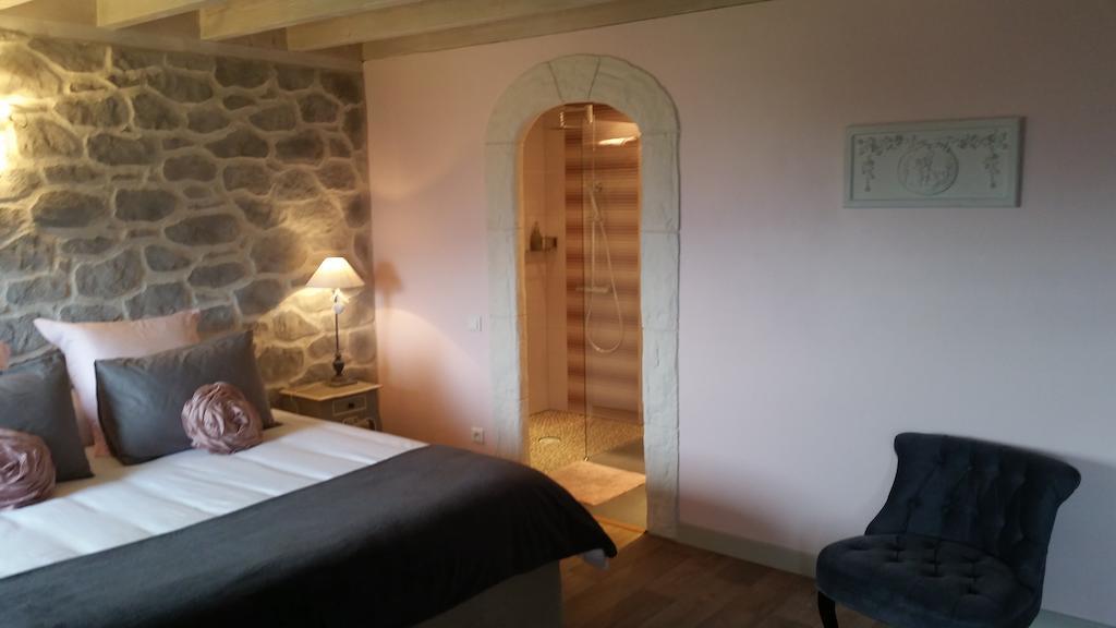 Hotel La Maison Sur Les Nuages Saint-Christophe  Zimmer foto